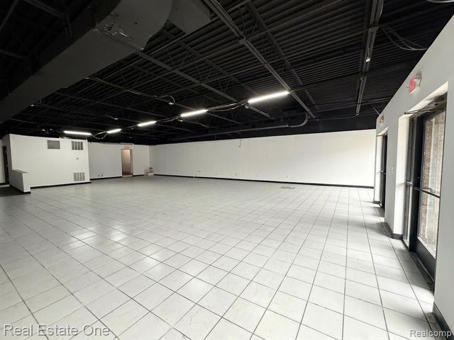 10425 W Warren Avenue, Dearborn, MI 48126