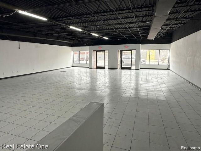 10425 W Warren Avenue, Dearborn, MI 48126