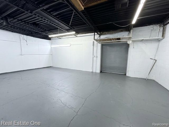 10425 W Warren Avenue, Dearborn, MI 48126