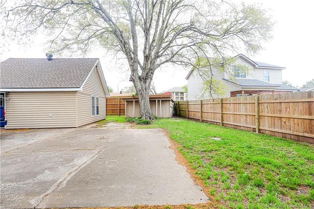 4272 Holly Hill Court, Lake Charles, LA 70605