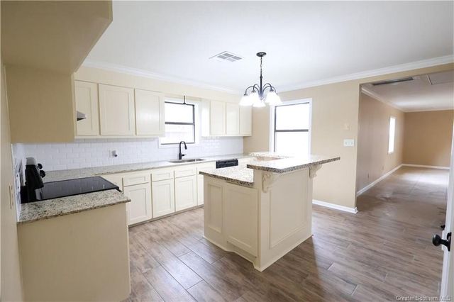 4272 Holly Hill Court, Lake Charles, LA 70605