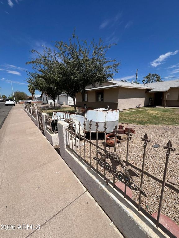 4325 N 63RD Drive, Phoenix, AZ 85033 — photo 5