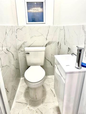 13749 231st Street, Laurelton, NY 11413