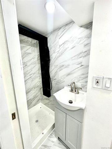 13749 231st Street, Laurelton, NY 11413