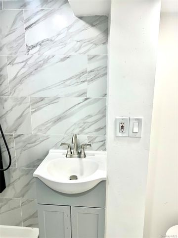 13749 231st Street, Laurelton, NY 11413