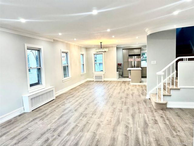 13749 231st Street, Laurelton, NY 11413