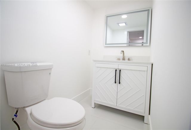 1222 Hillsboro Mile 15, Hillsboro Beach, FL 33062