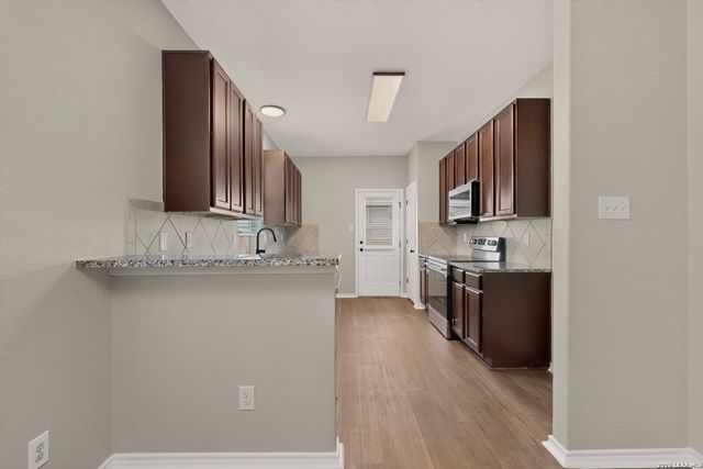 10423 GREEN PR, San Antonio, TX 78223