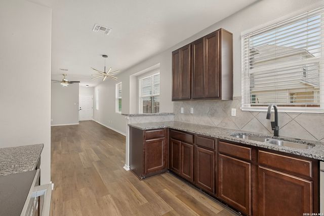 10423 GREEN PR, San Antonio, TX 78223