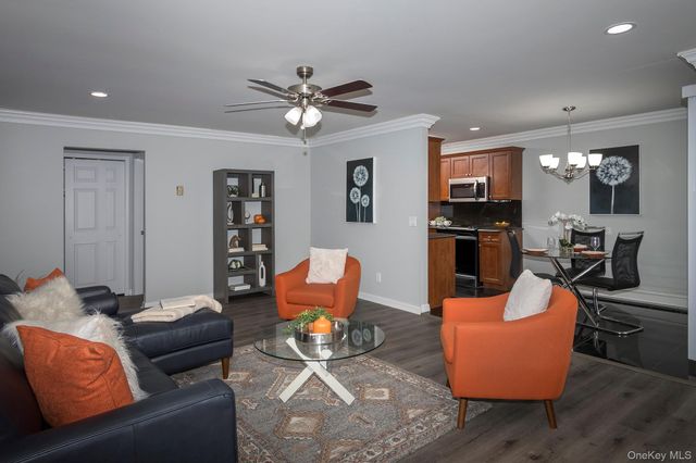 16 Garfield Avenue 34-B, Sayville, NY 11782