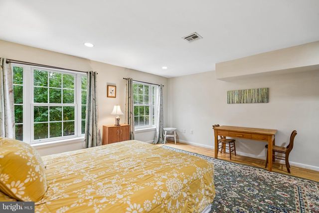 1231 N HOWARD ST, Philadelphia, PA 19122