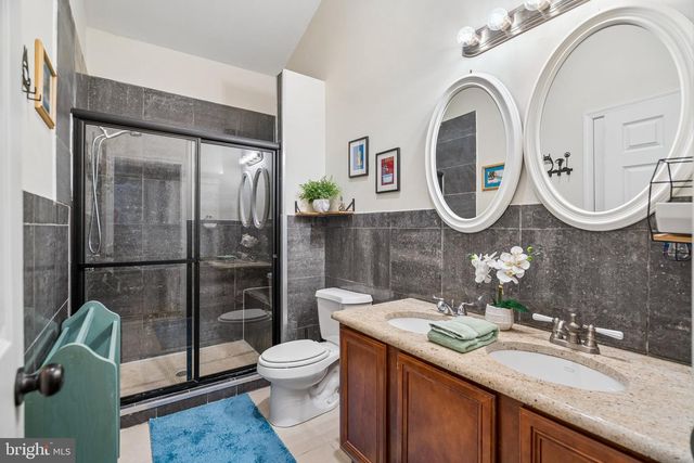 1231 N HOWARD ST, Philadelphia, PA 19122