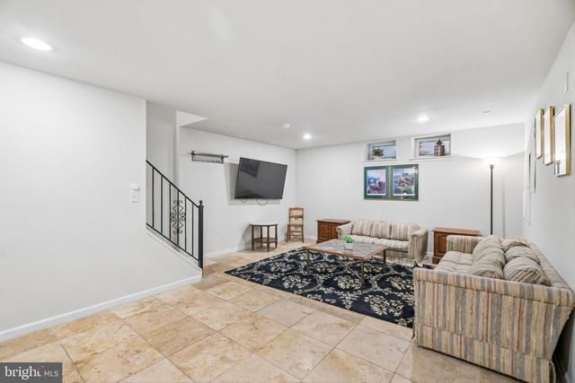 1231 N HOWARD ST, Philadelphia, PA 19122