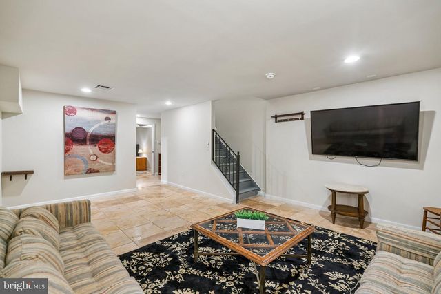 1231 N HOWARD ST, Philadelphia, PA 19122