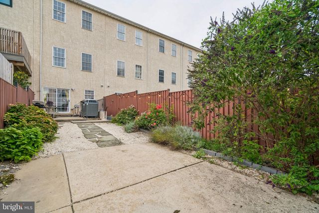 1231 N HOWARD ST, Philadelphia, PA 19122