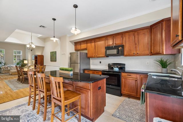 1231 N HOWARD ST, Philadelphia, PA 19122