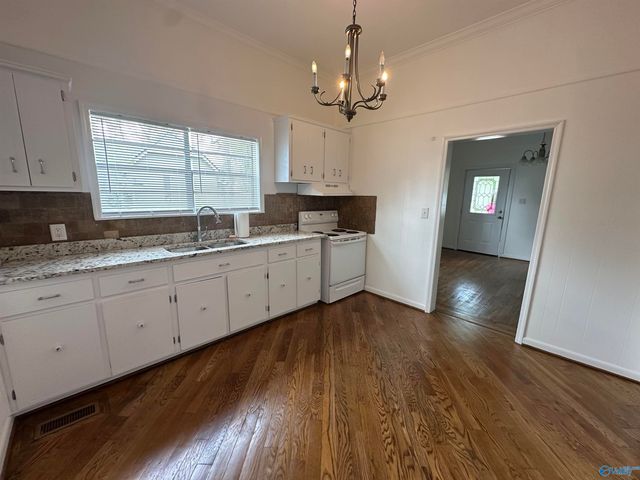 8 Dwight Avenue, Gadsden, AL 35904