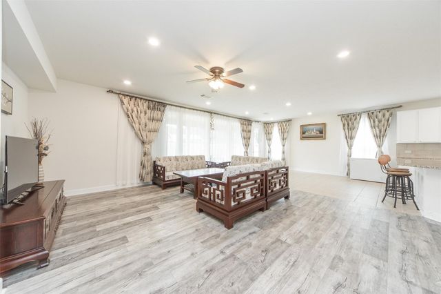 15406 Easton Gate Lane, Houston, TX 77044