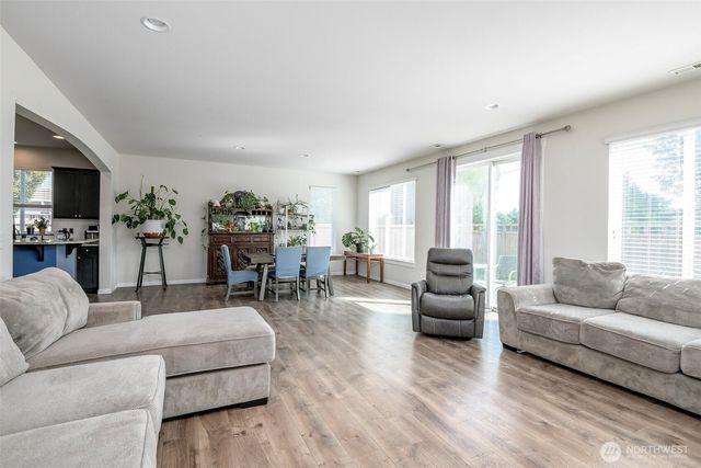 3104 10th Avenue NW, Puyallup, WA 98371
