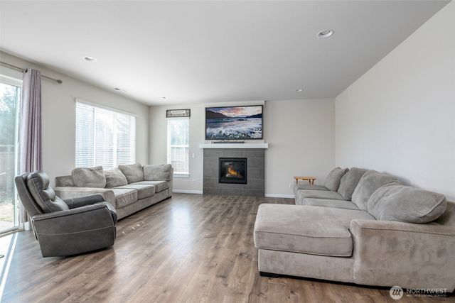 3104 10th Avenue NW, Puyallup, WA 98371