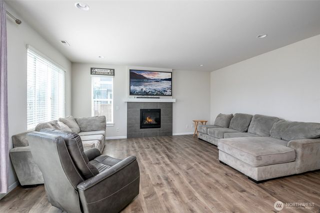 3104 10th Avenue NW, Puyallup, WA 98371