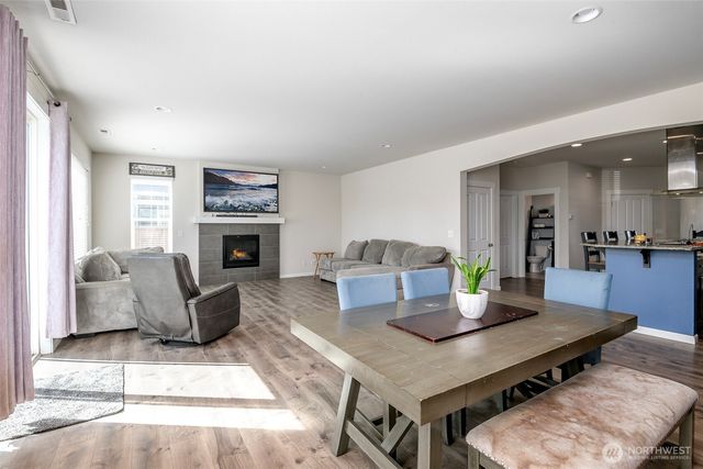 3104 10th Avenue NW, Puyallup, WA 98371