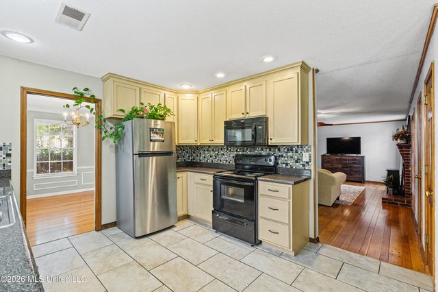 8619 Chesterfield Drive, Southaven, MS 38671