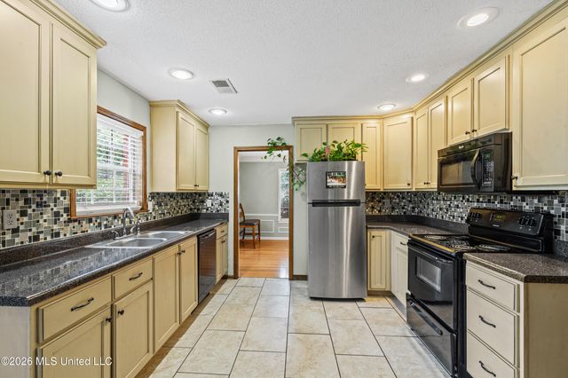 8619 Chesterfield Drive, Southaven, MS 38671