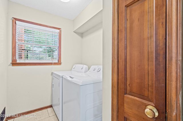 8619 Chesterfield Drive, Southaven, MS 38671