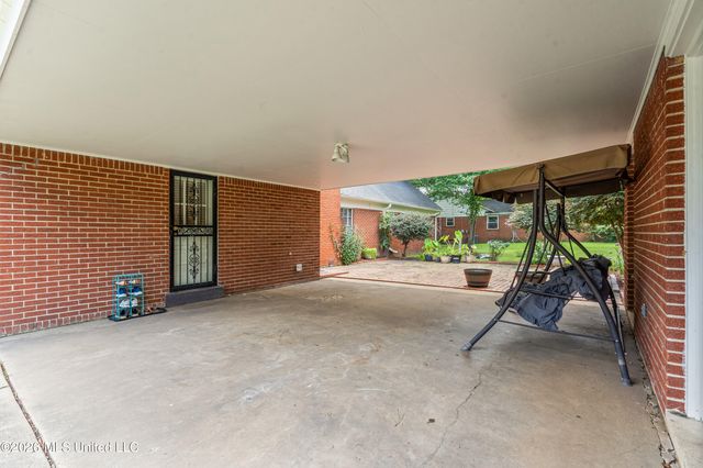 8619 Chesterfield Drive, Southaven, MS 38671