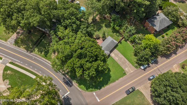 8619 Chesterfield Drive, Southaven, MS 38671