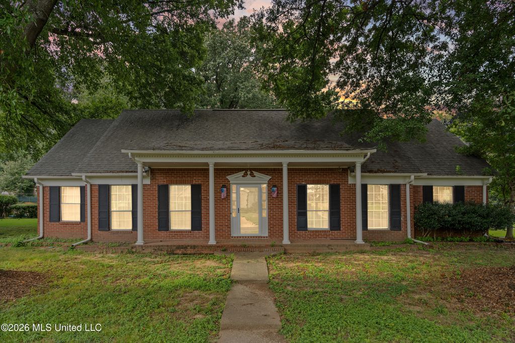 8619 Chesterfield Drive, Southaven, MS 38671