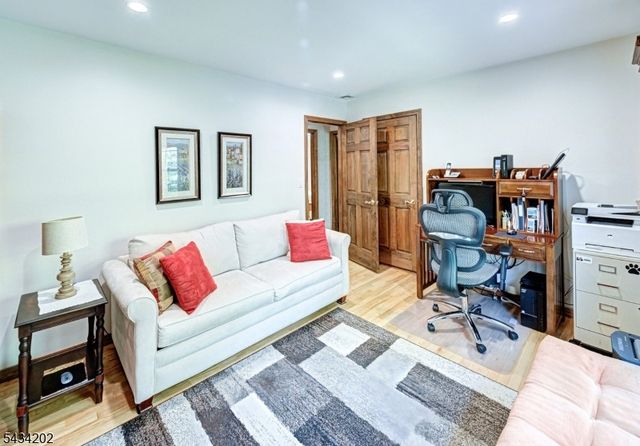 8 Edward Cir, Montville Twp., NJ 07045