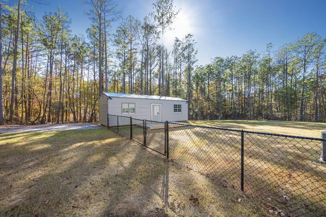 211 Dorsey Drive, Hamilton, GA 31811