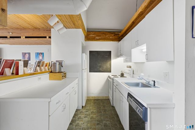 68 Thermos Avenue 110A, Norwich, CT 06360