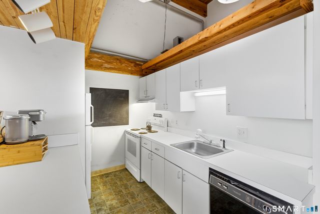 68 Thermos Avenue 110A, Norwich, CT 06360