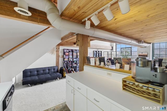 68 Thermos Avenue 110A, Norwich, CT 06360