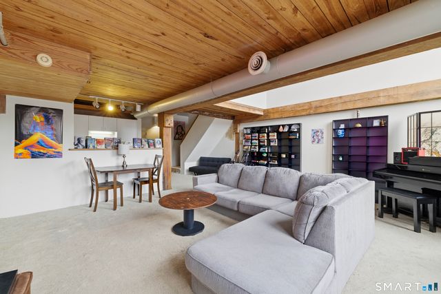 68 Thermos Avenue 110A, Norwich, CT 06360