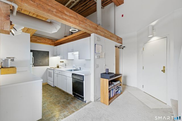 68 Thermos Avenue 110A, Norwich, CT 06360