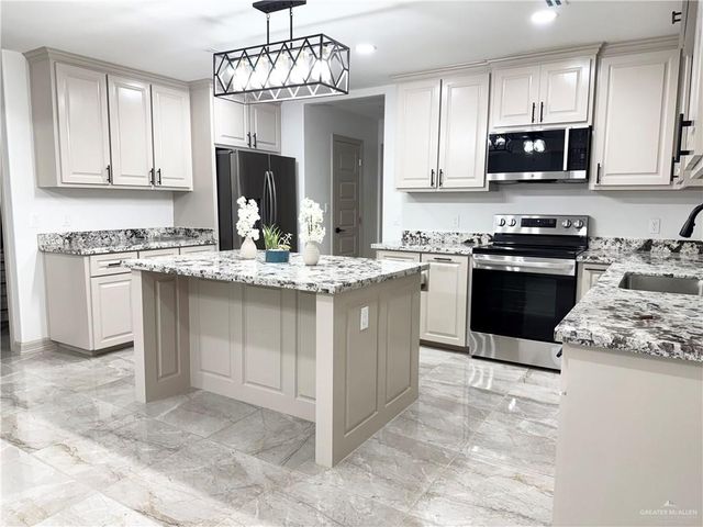 401 Stuart Circle, Alamo, TX 78516