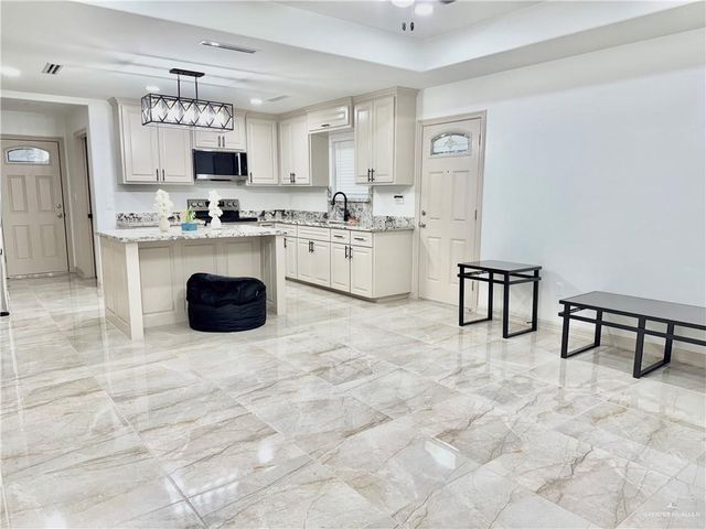 401 Stuart Circle, Alamo, TX 78516