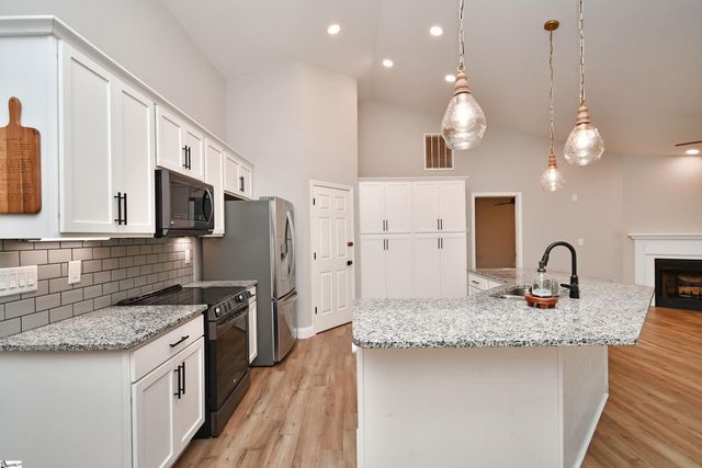 2 Spring Sky Court, Taylors, SC 29687