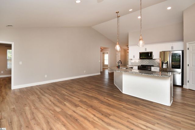 2 Spring Sky Court, Taylors, SC 29687