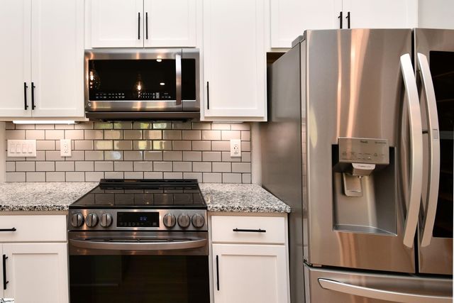 2 Spring Sky Court, Taylors, SC 29687