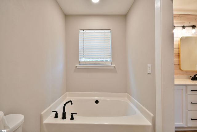 2 Spring Sky Court, Taylors, SC 29687