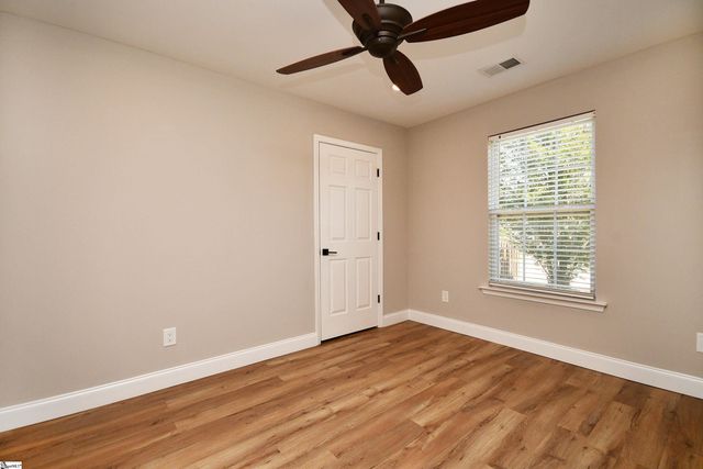 2 Spring Sky Court, Taylors, SC 29687