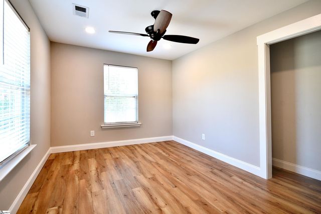 2 Spring Sky Court, Taylors, SC 29687