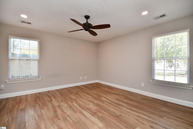 2 Spring Sky Court, Taylors, SC 29687