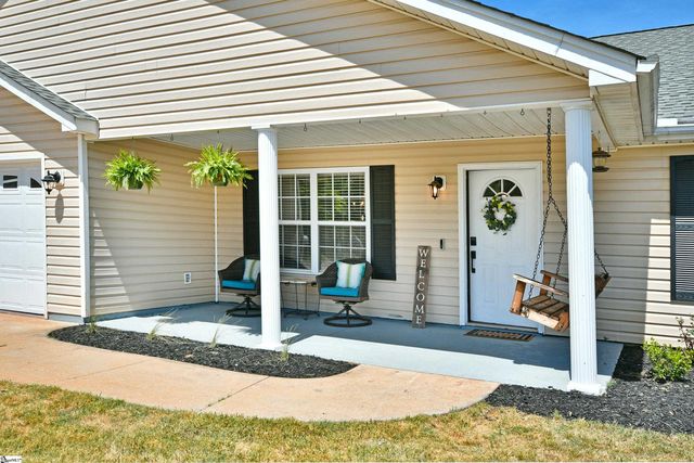 2 Spring Sky Court, Taylors, SC 29687