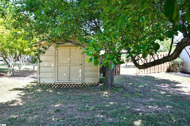 2 Spring Sky Court, Taylors, SC 29687